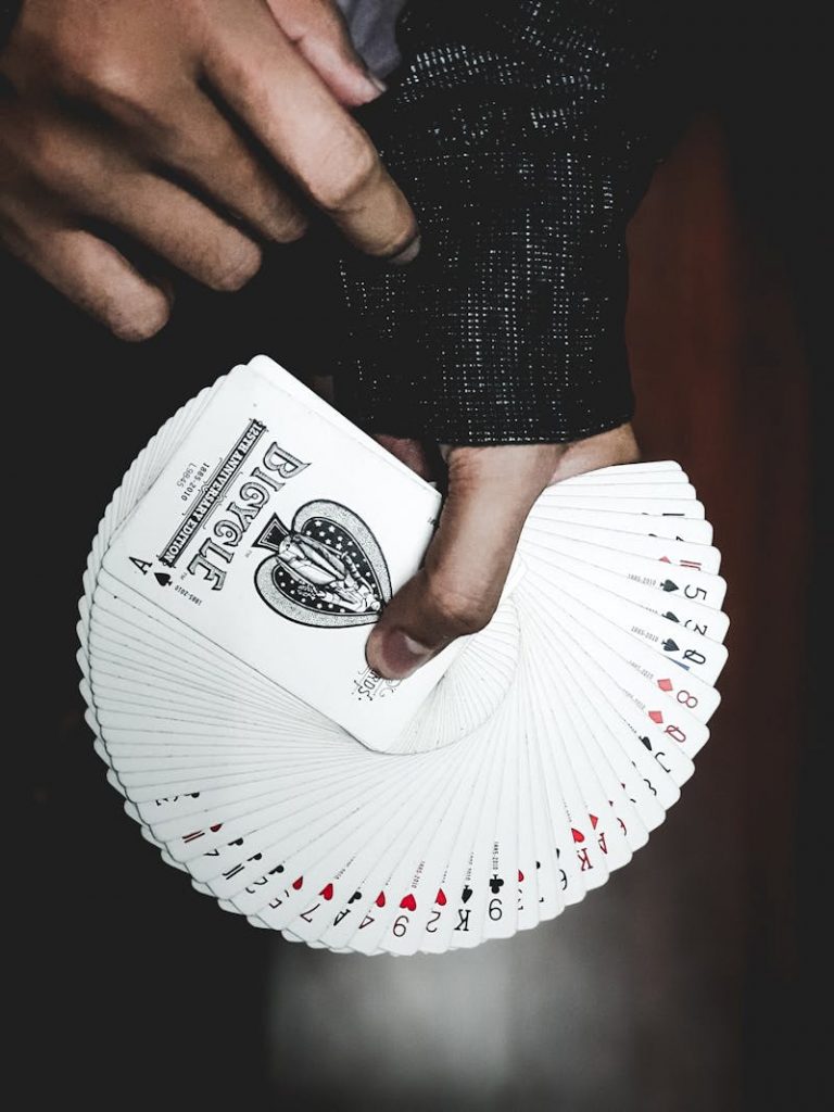 深入解析抢庄牌九玩法：技巧与规则全面剖析-彩金特邀-免费彩金-白菜论坛
